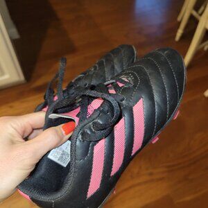 Soccer cleats